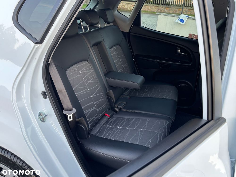 Kia Venga 1.4 CVVT Business Line - 11