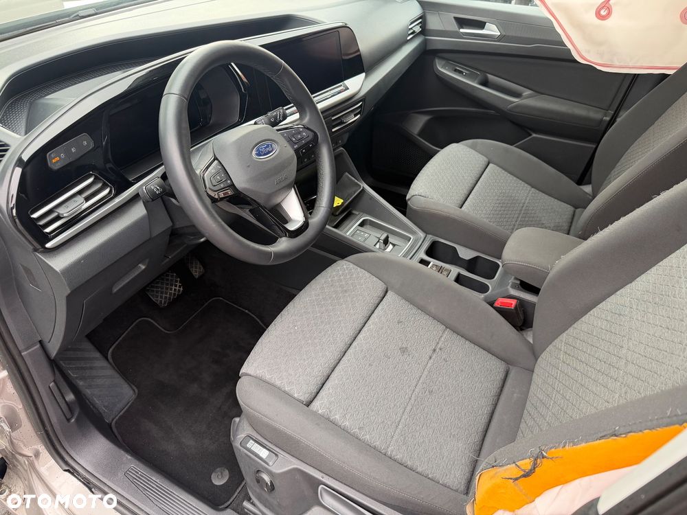 Ford Tourneo Connect Grand - 18