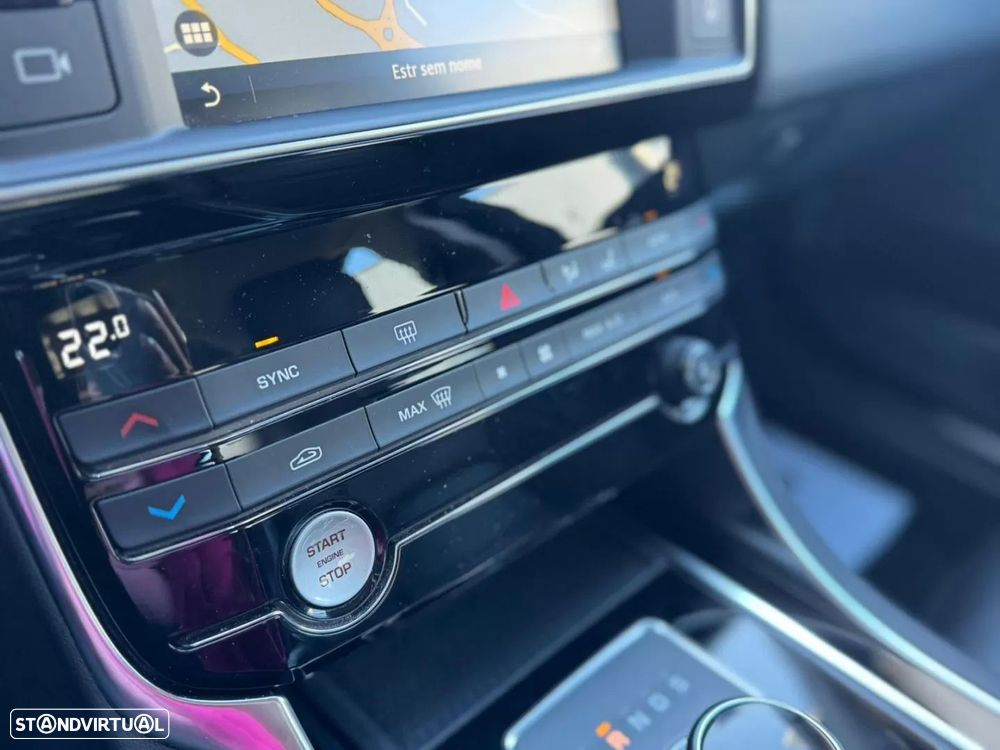 Jaguar XE 2.0 D Prestige Aut. - 9