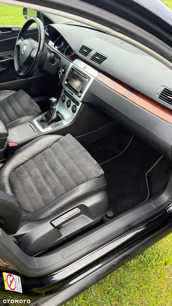 Volkswagen Passat 2.0 TDI DPF Highline - 10