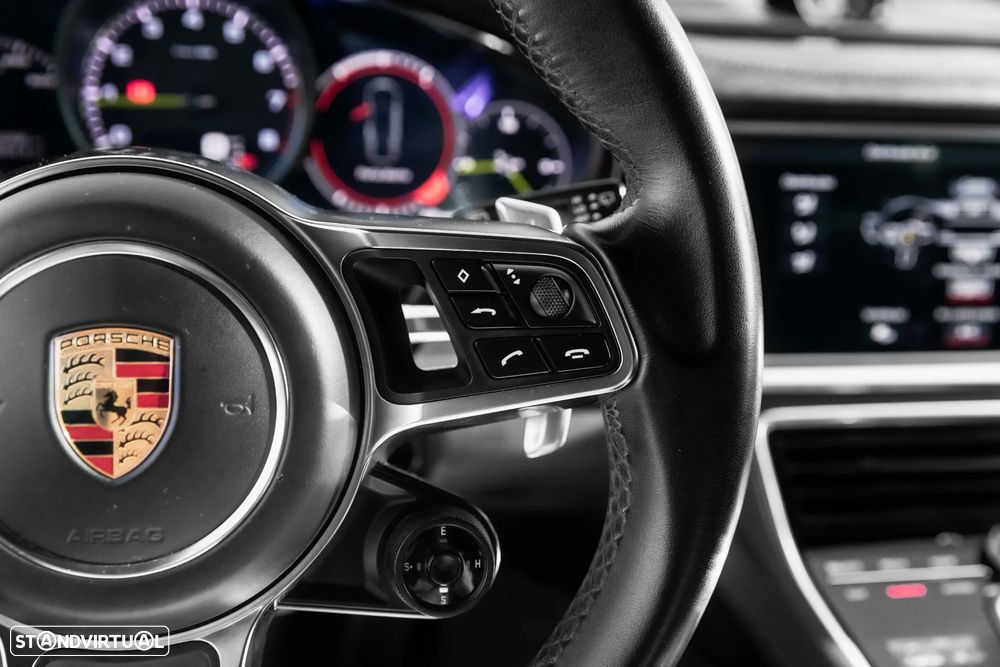 Porsche Panamera Sport Turismo 4 E-Hybrid - 30
