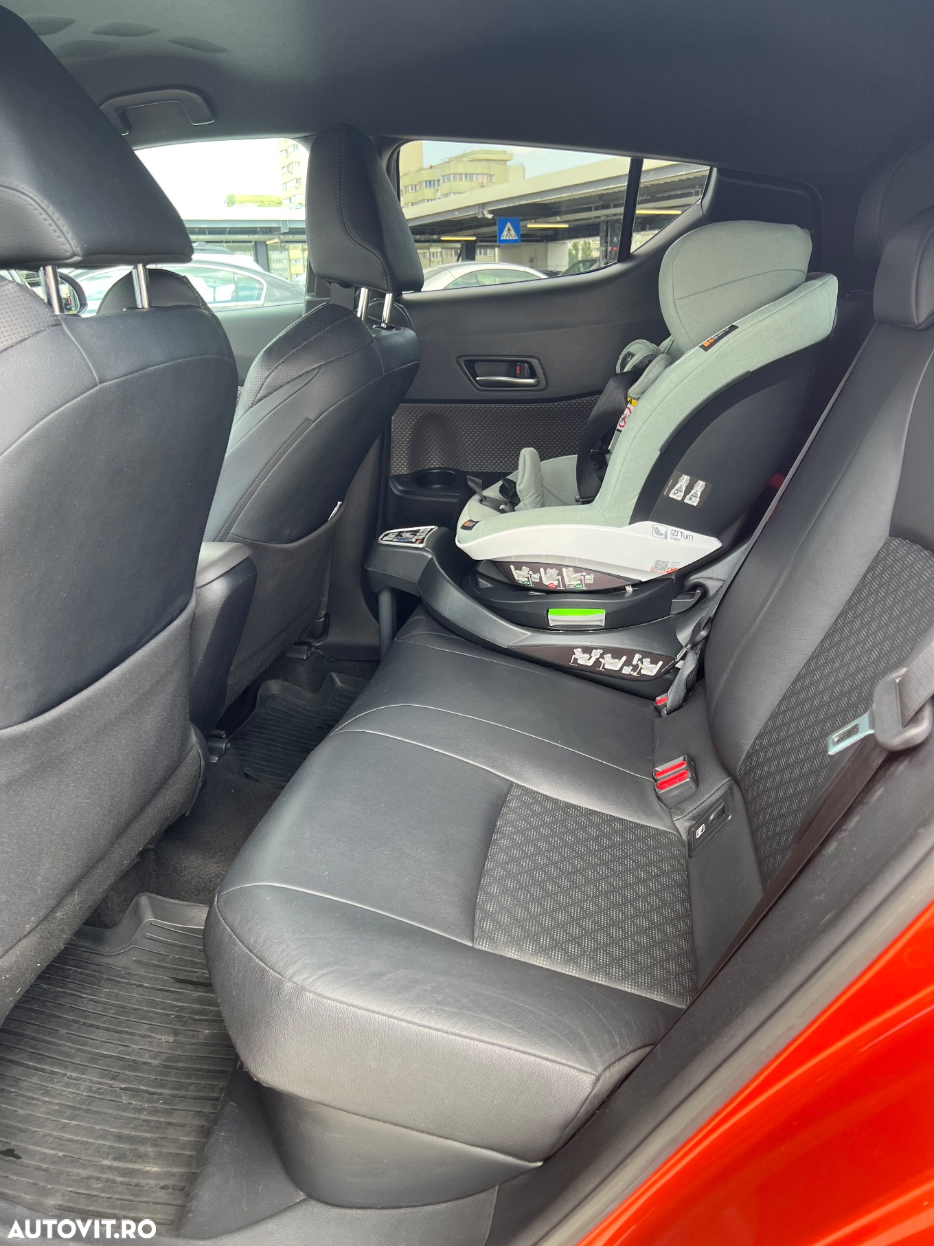 Toyota C-HR 2.0 HSD 184 CP 4x2 CVT C-lassy bi-tone - 13
