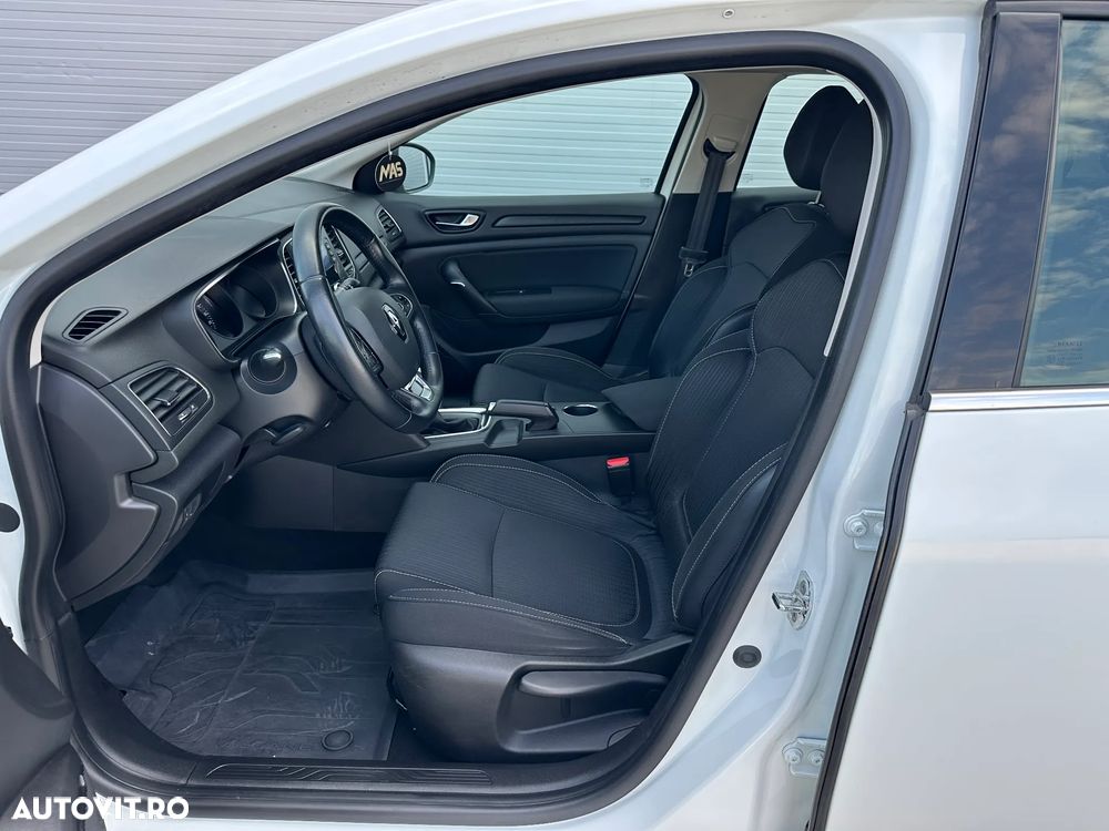 Renault Megane Blue dCi 116 EDC Zen - 6