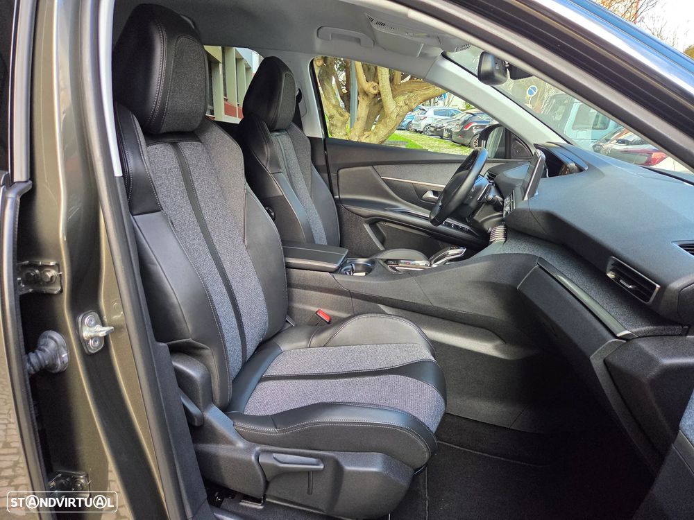 Peugeot 3008 PureTech 130 Stop & Start GPF EAT8 Allure - 24