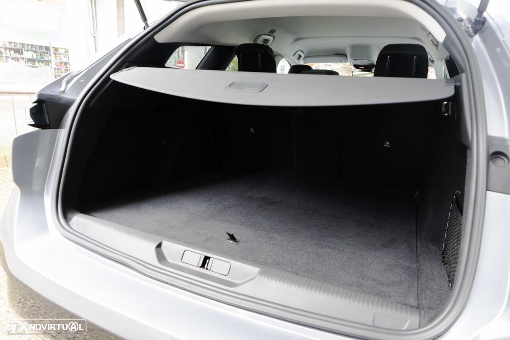 Peugeot 308 SW 1.6 Hybrid Allure Pack e-EAT8 - 26