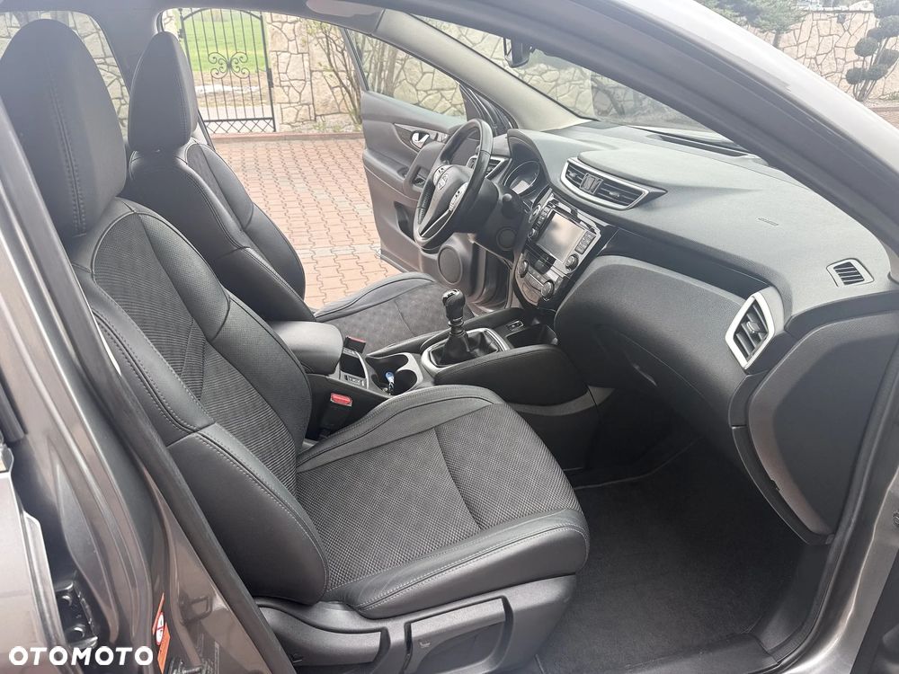 Nissan Qashqai 1.2 DIG-T Tekna - 23