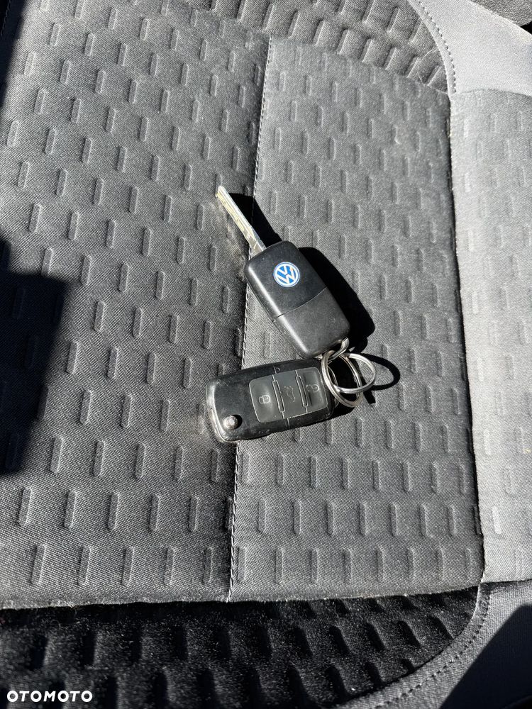 Volkswagen Touran 1.9 TDI DPF Blue Motion Freestyle - 19