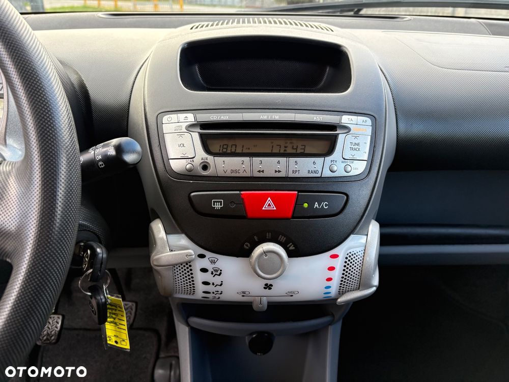 Toyota Aygo Cool - 32
