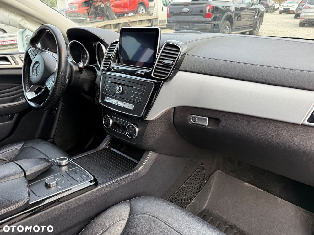 Mercedes-Benz GLE 350 d 4Matic 9G-TRONIC AMG Line - 11