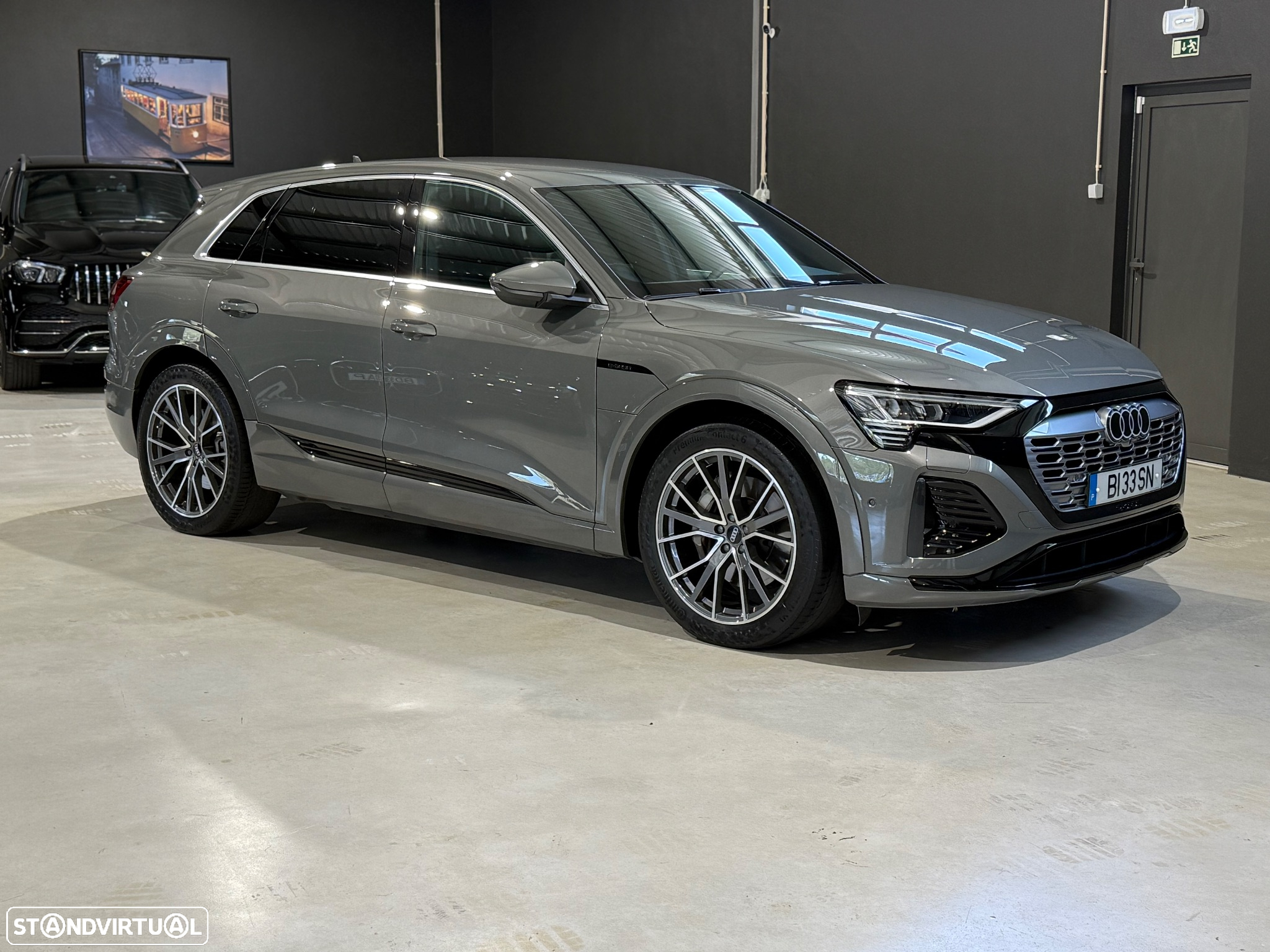 Audi Q8 e-Tron 50 quattro S line - 4