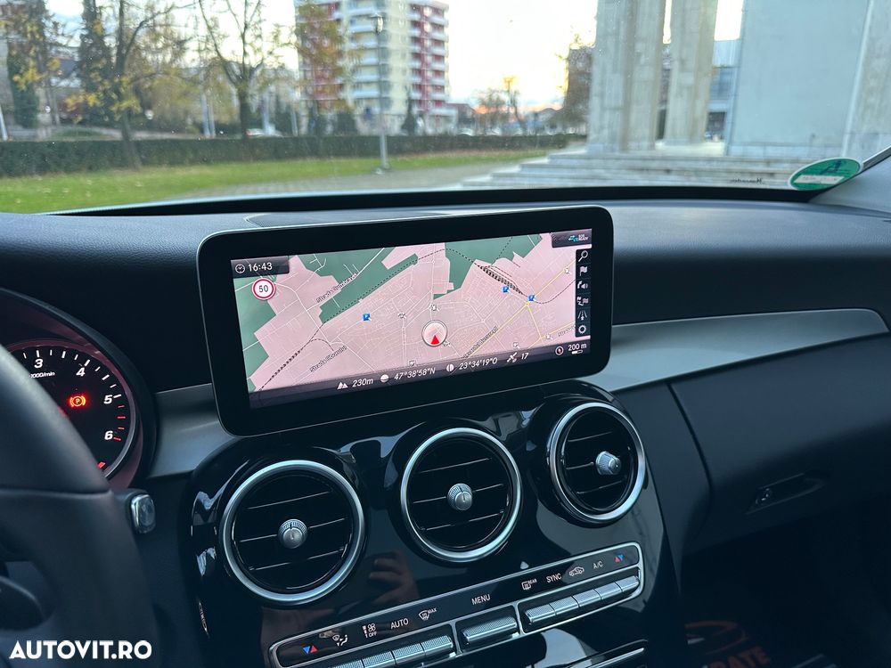 Mercedes-Benz C 220 d 4MATIC 9G-TRONIC - 12