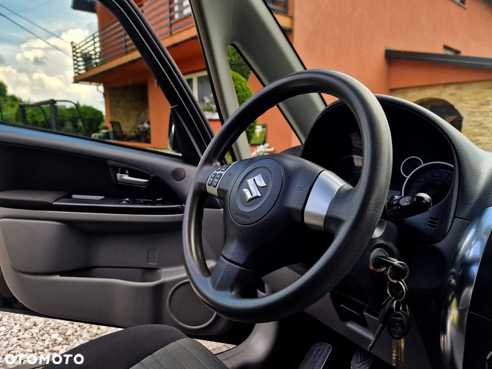 Suzuki SX4 1.6 Comfort 4WD - 17