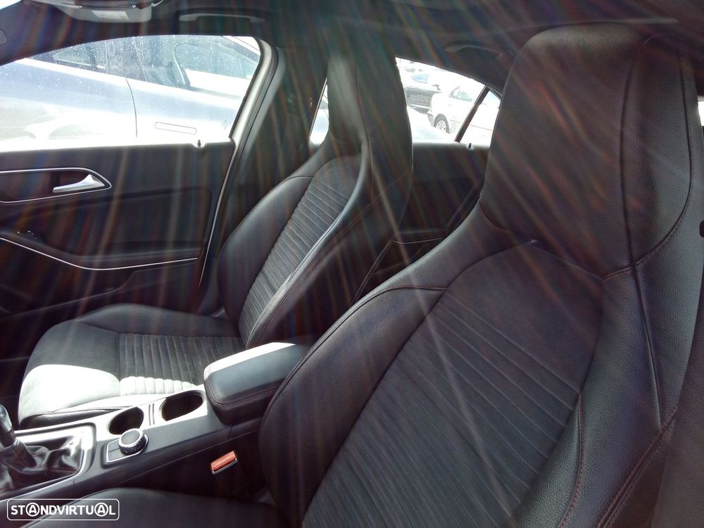 Mercedes-Benz A 180 CDI BE AMG Line - 13