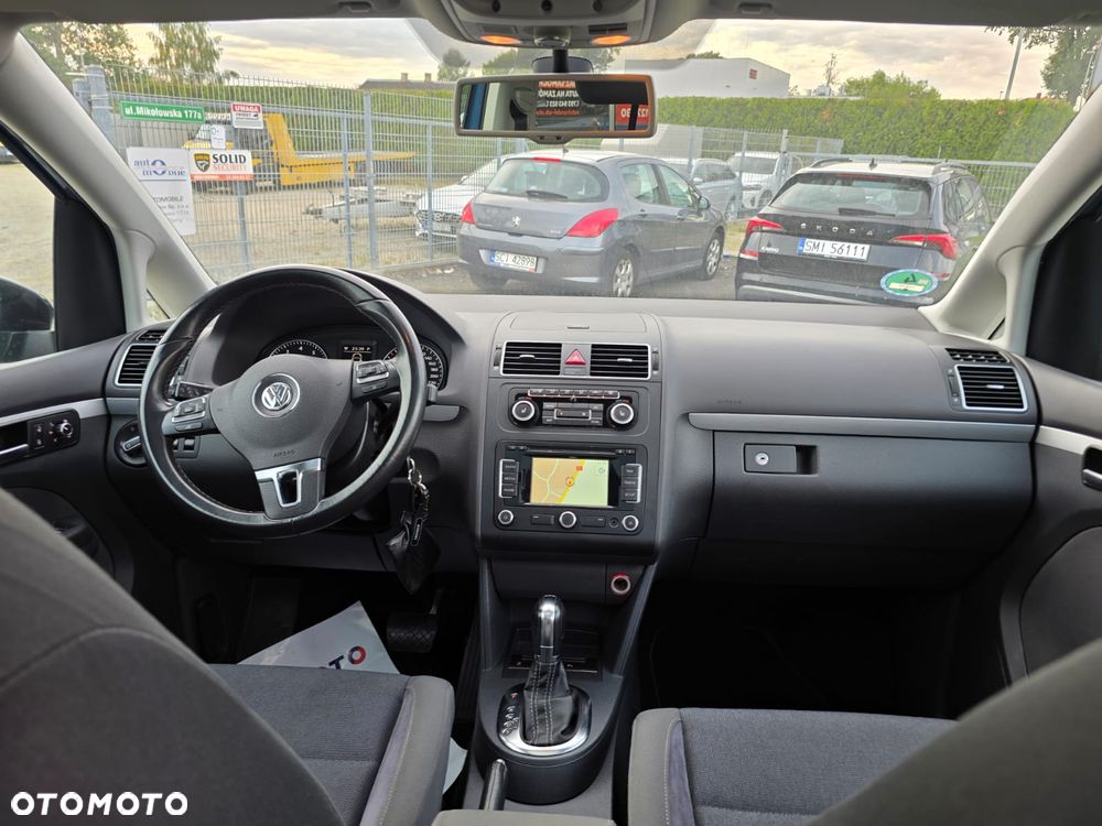 Volkswagen Touran - 14