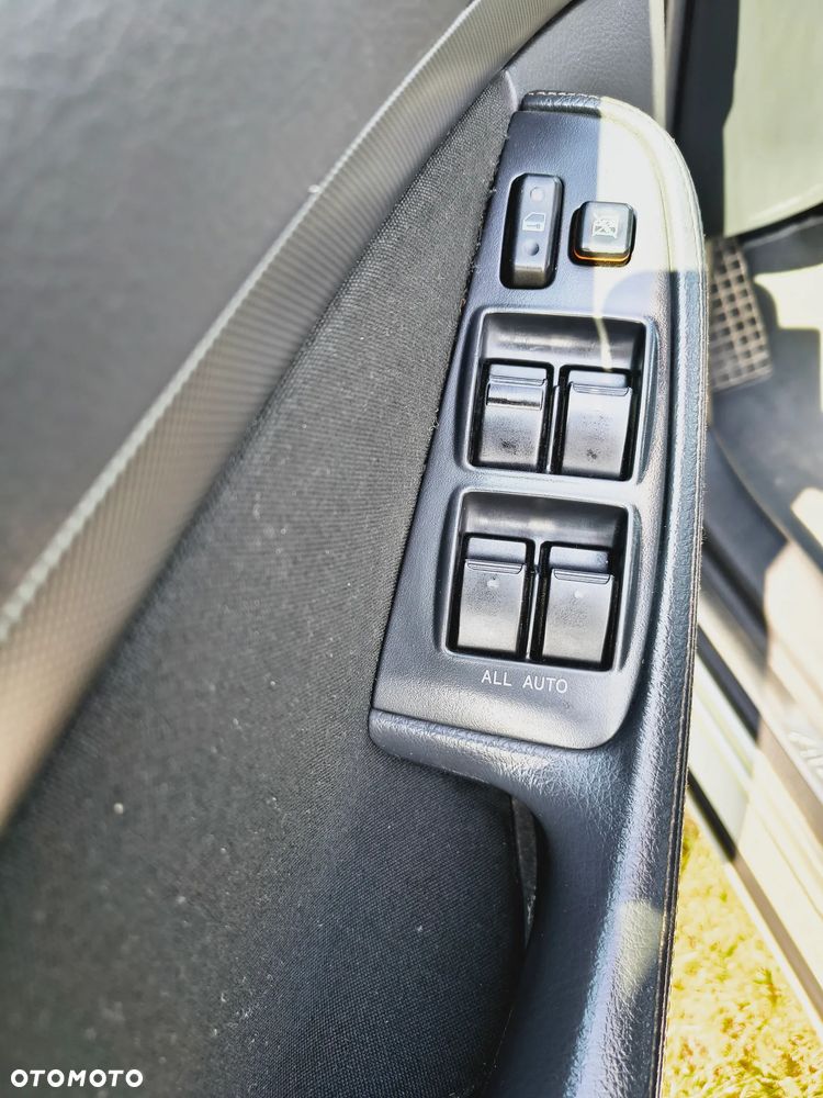 Toyota Avensis 2.0 D-4D Combi - 14