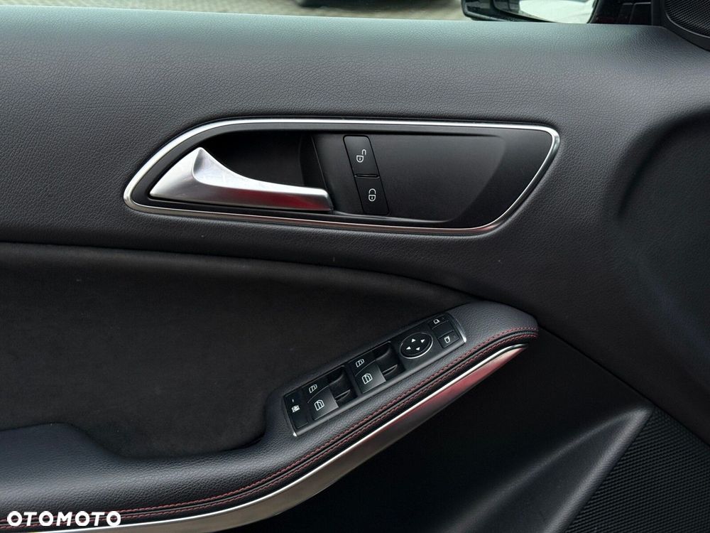 Mercedes-Benz GLA AMG 45 4-Matic - 14