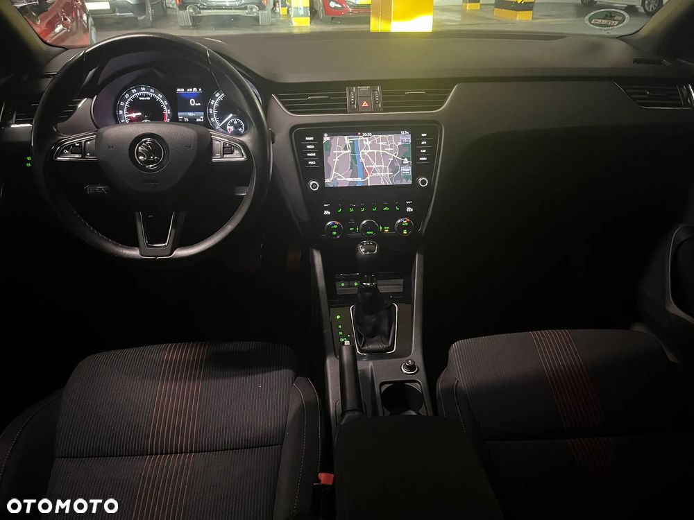 Skoda Octavia 2.0 TDI DSG Sportline - 17