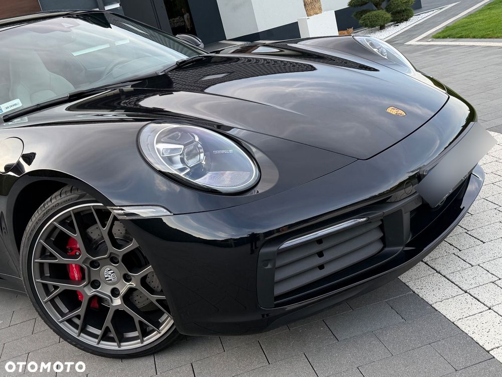 Porsche 911 Carrera 4S - 33