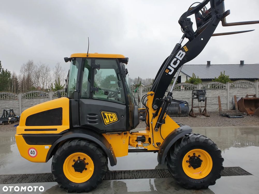 JCB 409 AGRI 40 KM/H WIDLY/ŁYŻKA SPROWADZONA SUPER STAN - 28