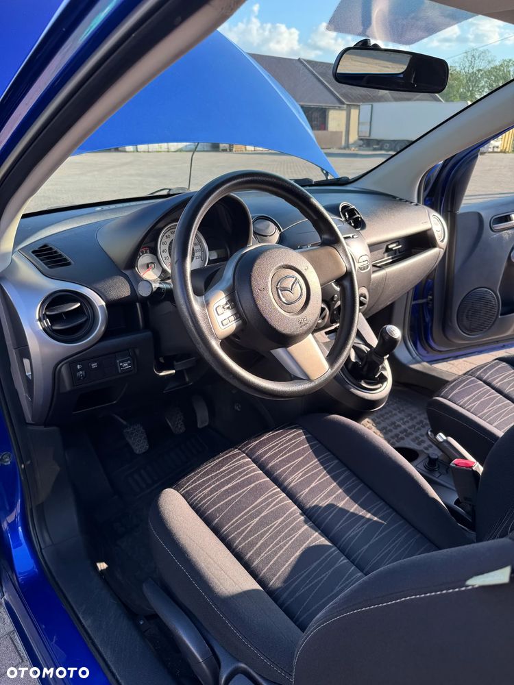Mazda 2 - 10