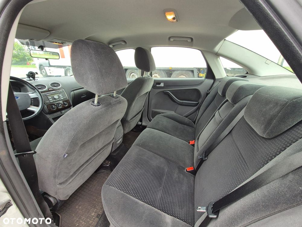 Ford Focus 1.6 Ghia - 5