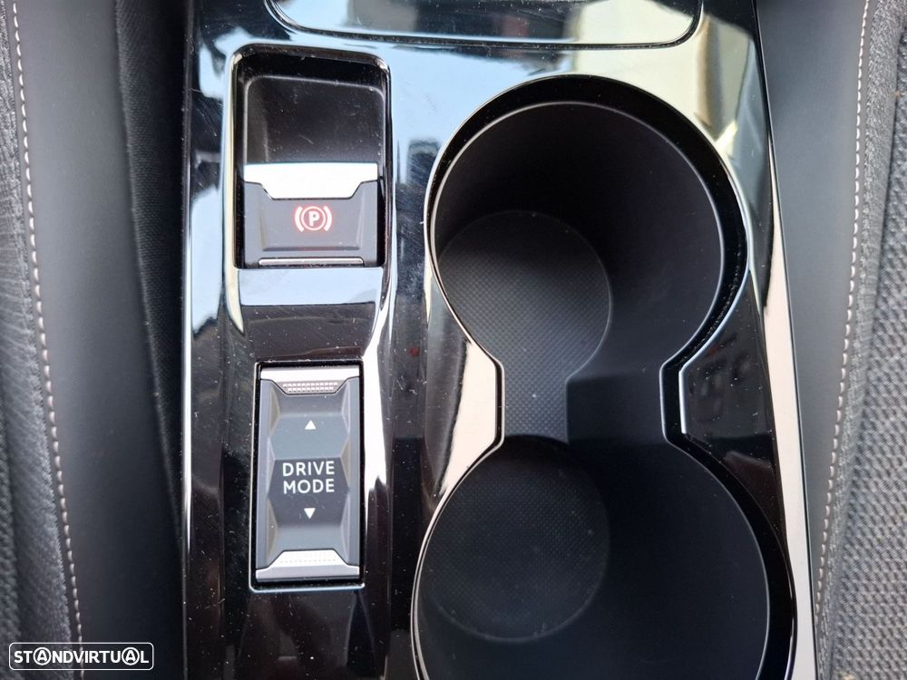 Peugeot 208 1.2 Hybrid Allure e-DCS6 - 21