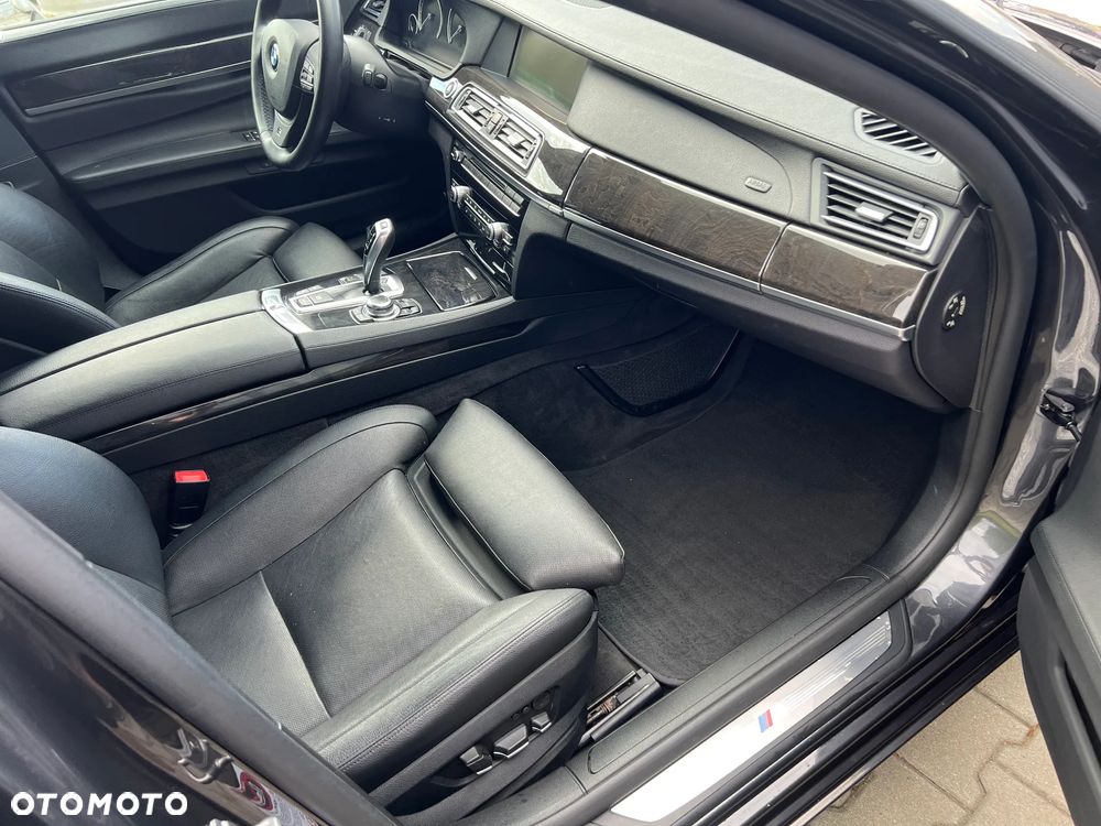 BMW Seria 7 740d xDrive - 9