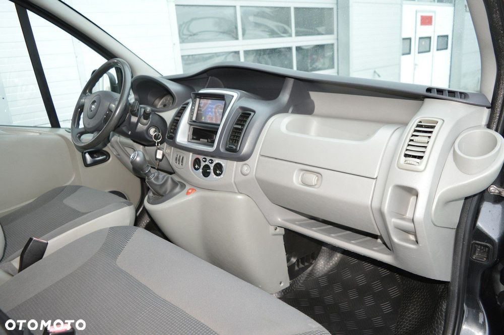 Opel Vivaro - 24