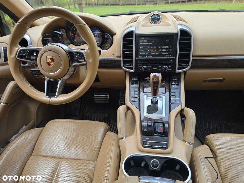 Porsche Cayenne - 5