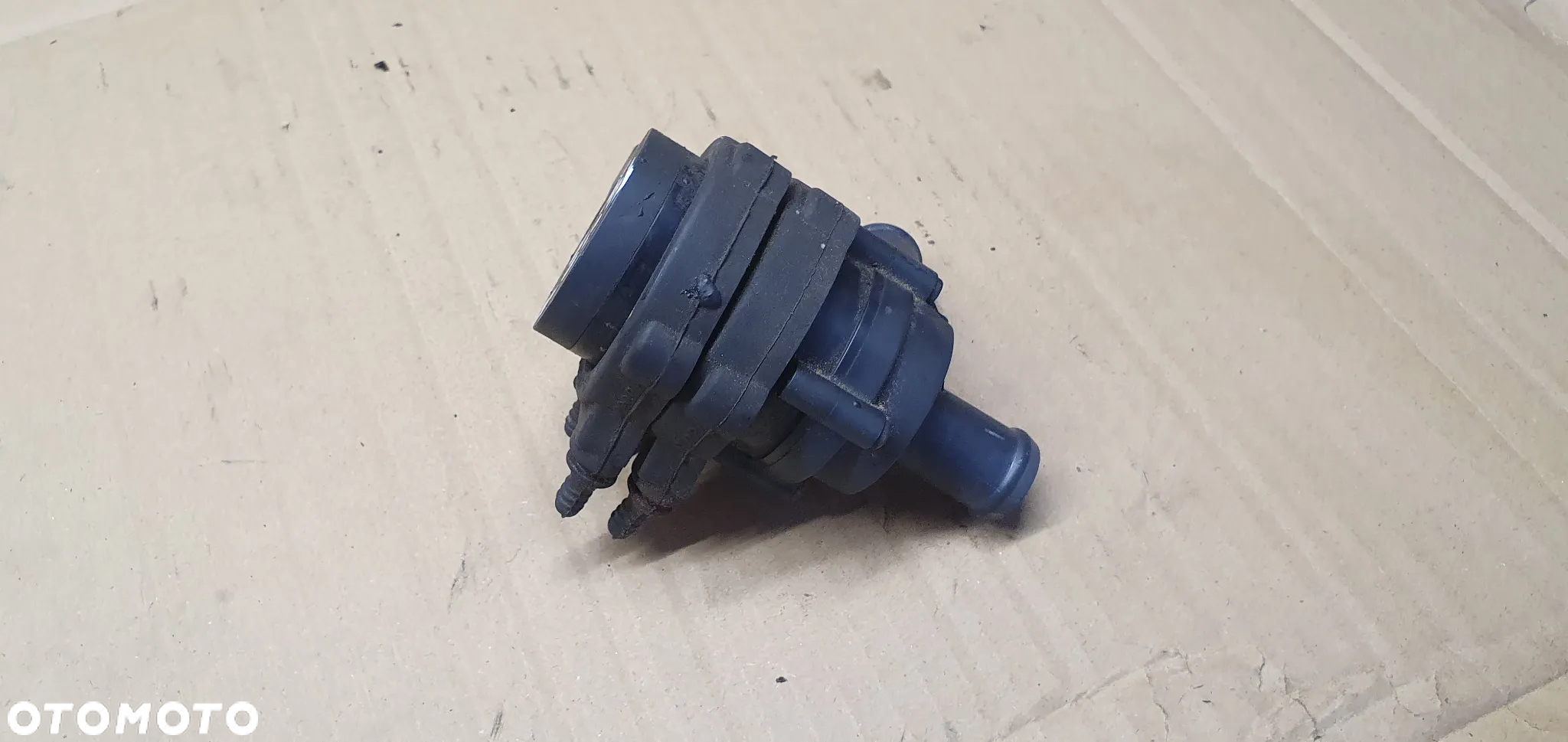 Dodatkowa pompka obiegu wody VW Touareg 7L0965561 - 4