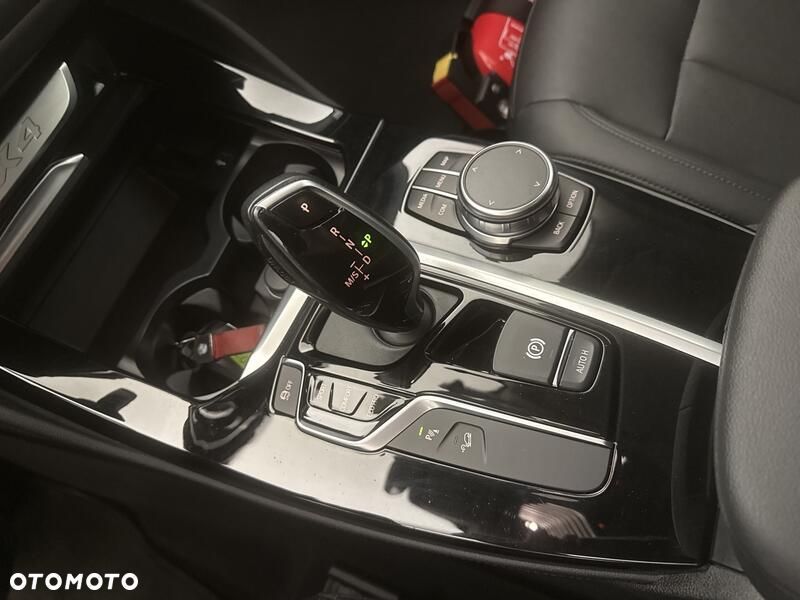 BMW X4 xDrive20i GPF sport - 18