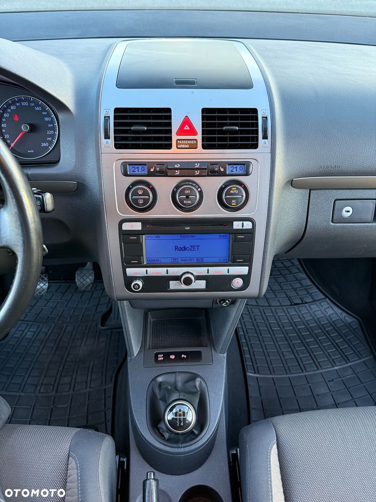 Volkswagen Touran 1.6 Cross - 32