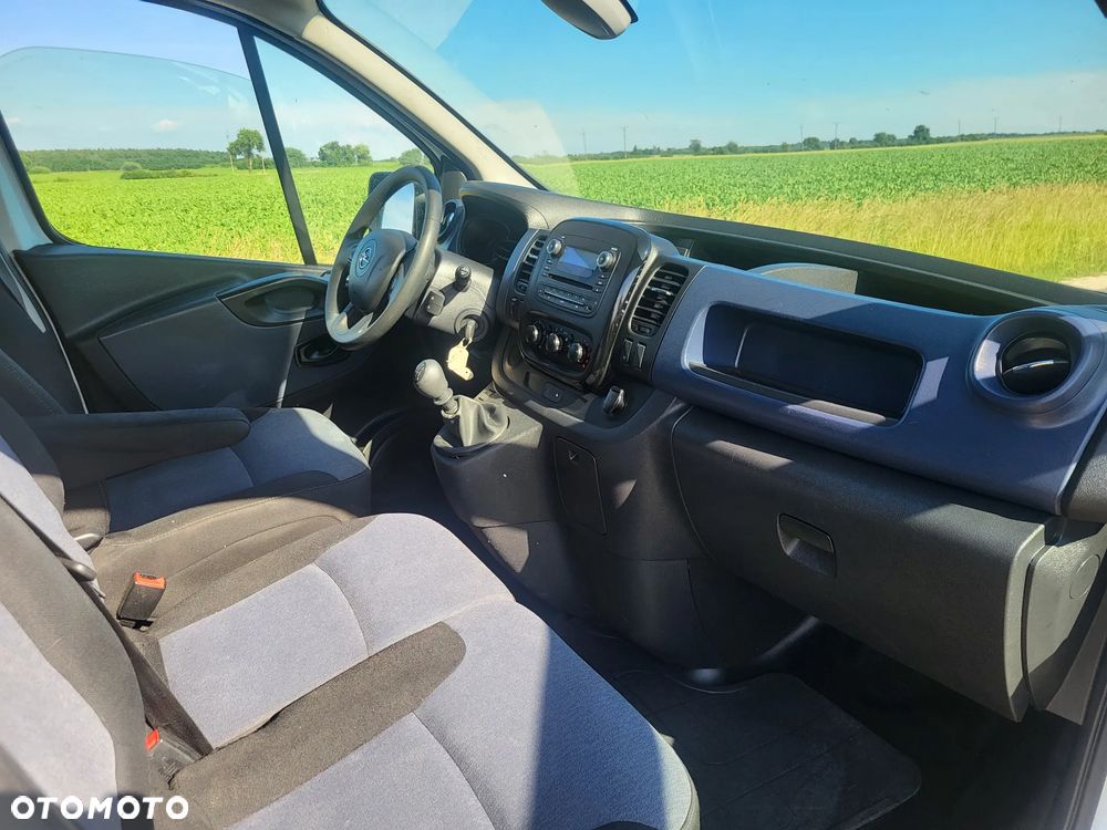 Opel Vivaro - 10