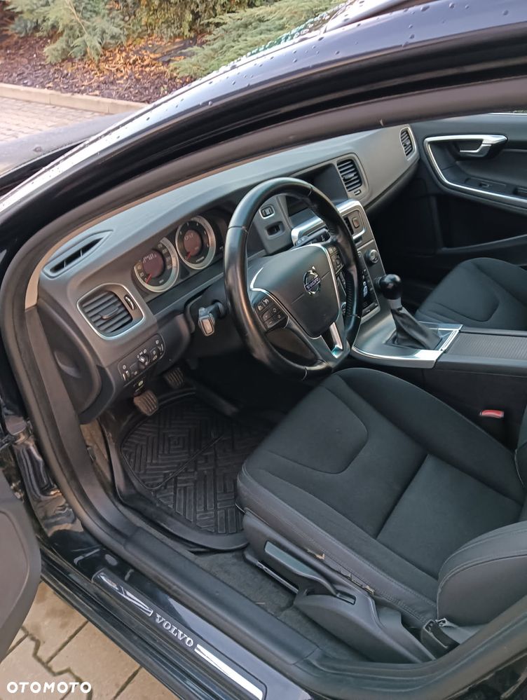 Volvo V60 2011 photo 2
