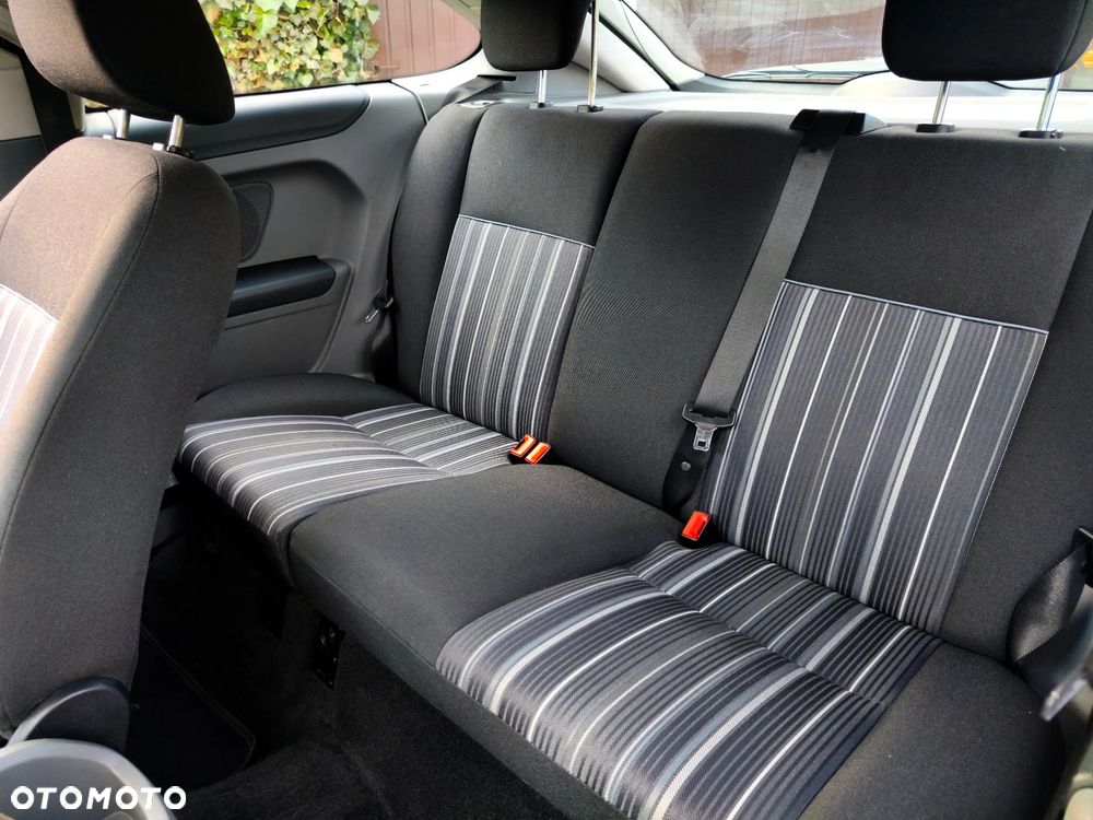 Ford Focus 1.4 16V Style+ - 37