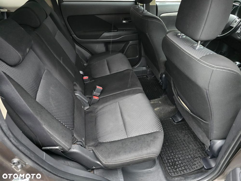 Mitsubishi Outlander 2.0 Intense + 4WD CVT - 22