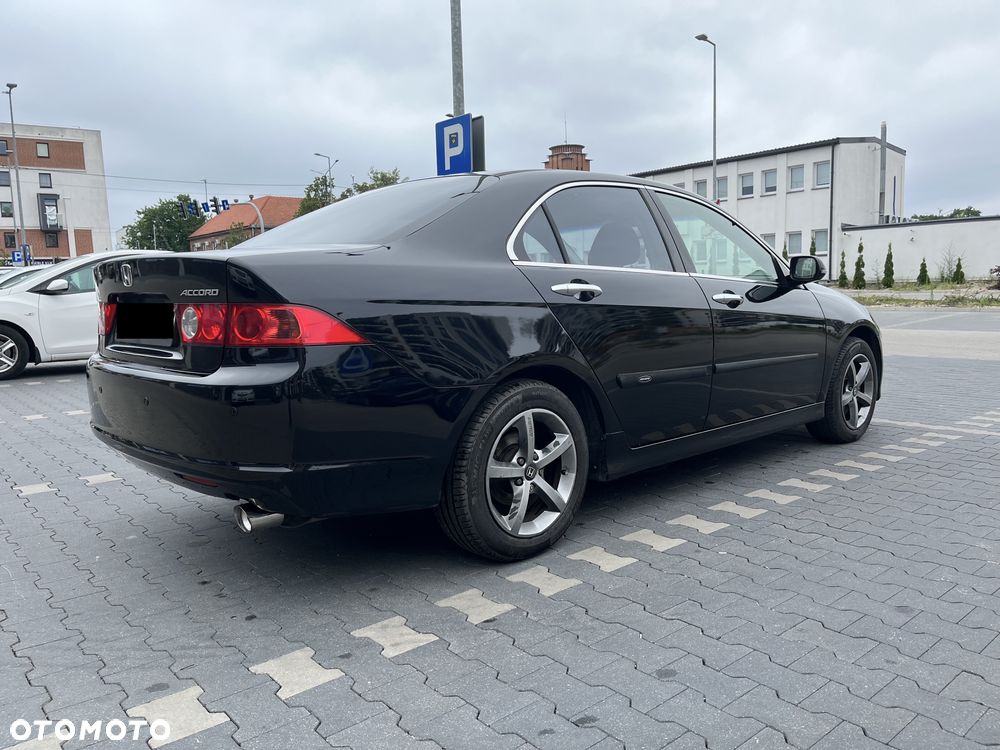 Honda Accord 2.0 Executive - 8
