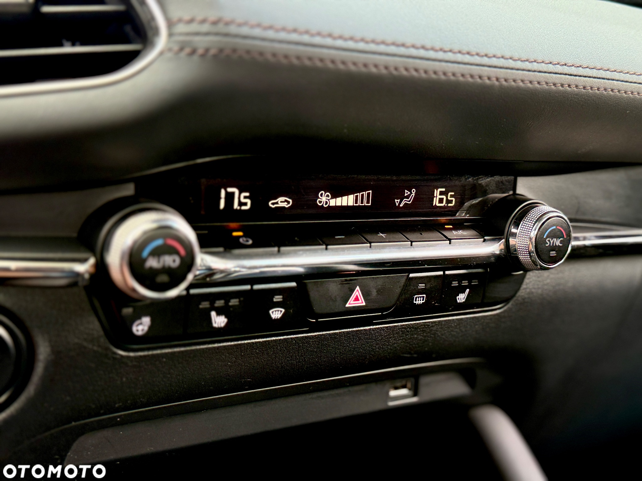 Mazda 3 e-SKYACTIV-X 2.0 M HYBRID - 11