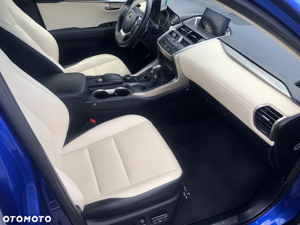 Lexus NX 200t AWD - 13