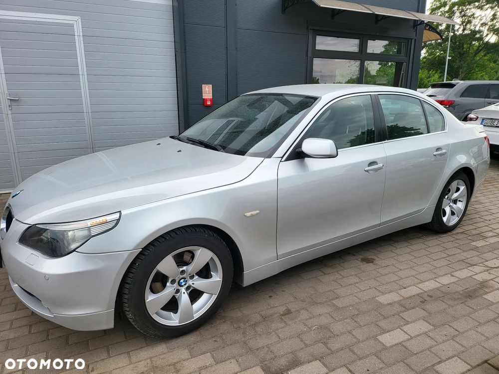BMW Seria 5 520i - 22