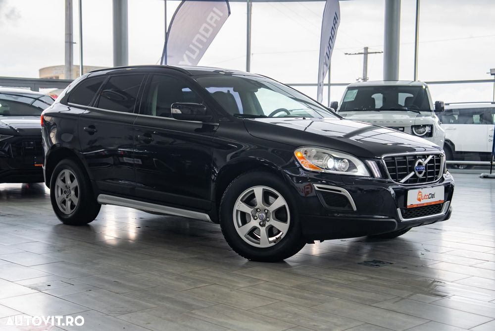 Volvo XC 60 D3 AWD Aut. Momentum - 25
