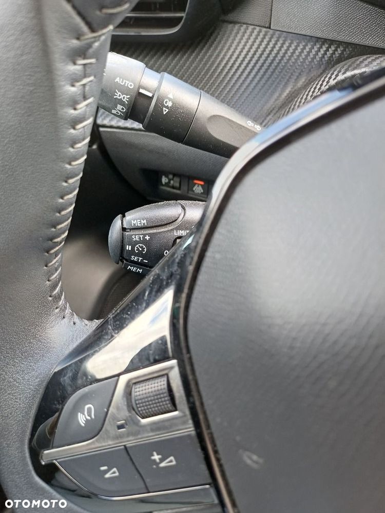 Peugeot 2008 - 24