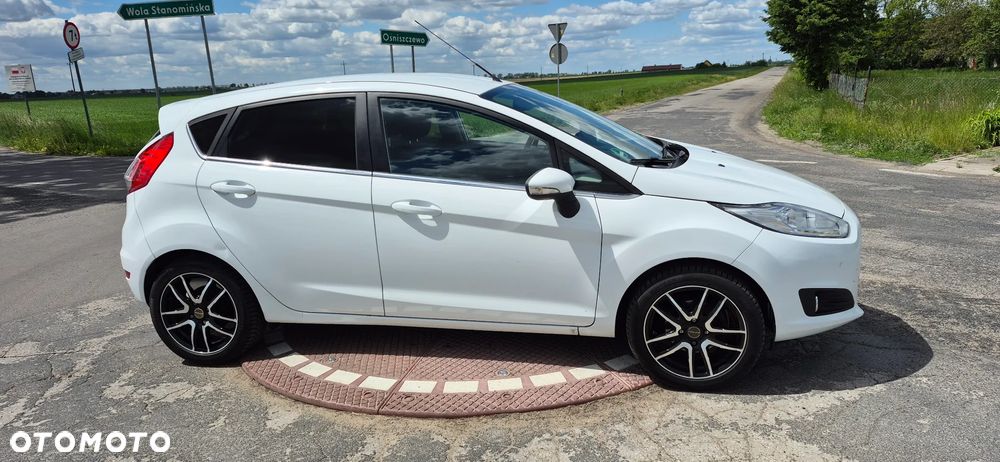 Ford Fiesta 1.6 Ti-VCT SYNC Edition - 20