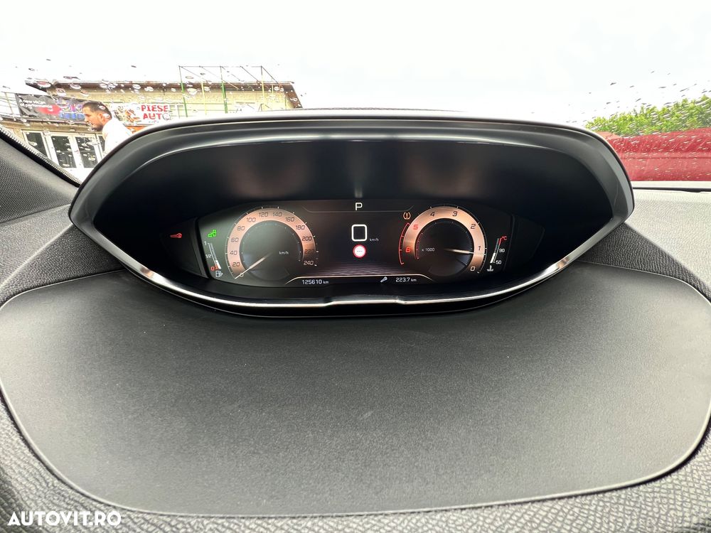 Peugeot 3008 2.0 BlueHDI S&S EAT8 GT - 8