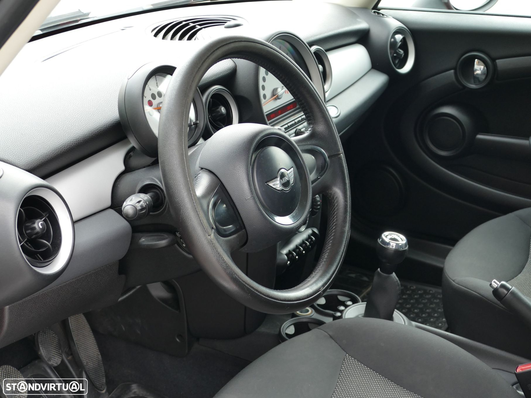 MINI 3 Portas One D - 11