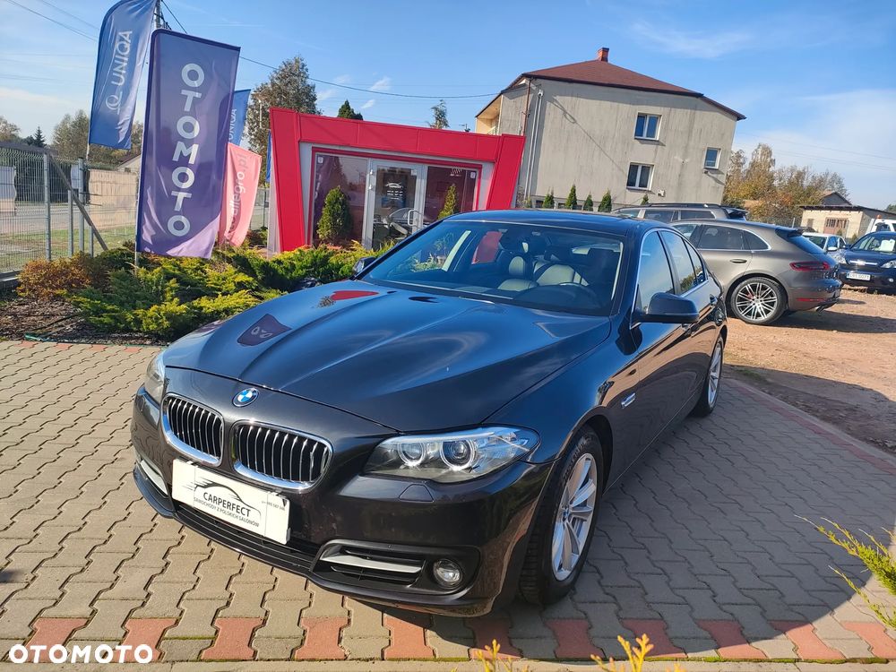 BMW Seria 5 528i Luxury Line
