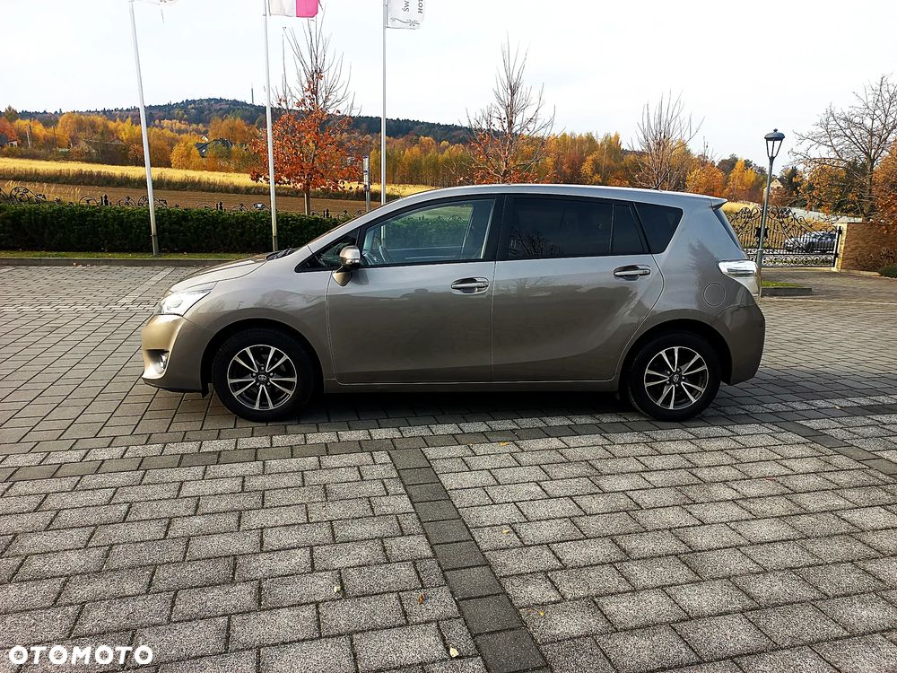 Toyota Verso 1.6 D-4D Active - 16