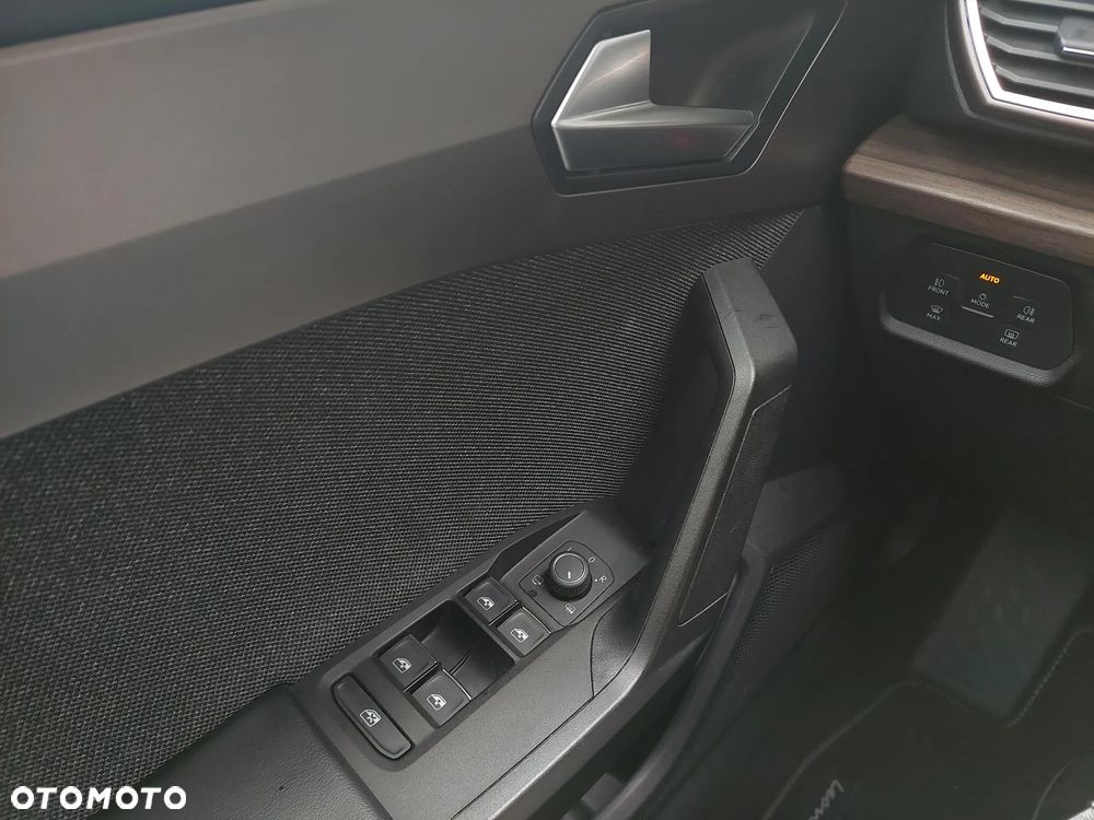 Seat Leon 2.0 TDI Xcellence S&S DSG - 37