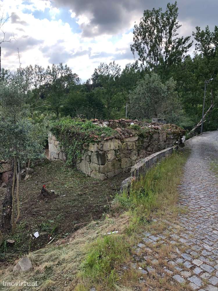 Moradia em Ruína com Terreno em Penhalonga - Grande imagem: 5/26