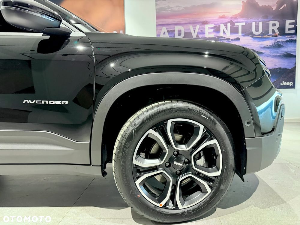 Jeep Avenger 1.2 T3 mHEV Summit FWD eDCT6 - 27